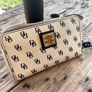 Dooney & Bourke Wallet